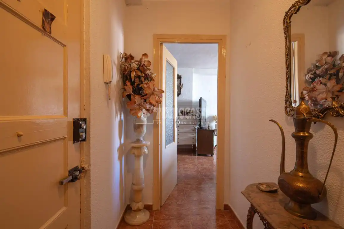 Piso con ascensor en venta en C. Palencia, imagen 2