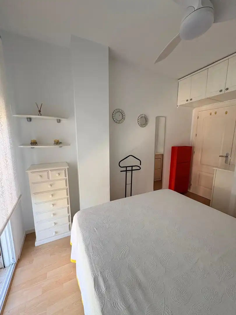 Habitación de Piso de alquiler en Motril con Jardín privado, Terraza y Amueblado