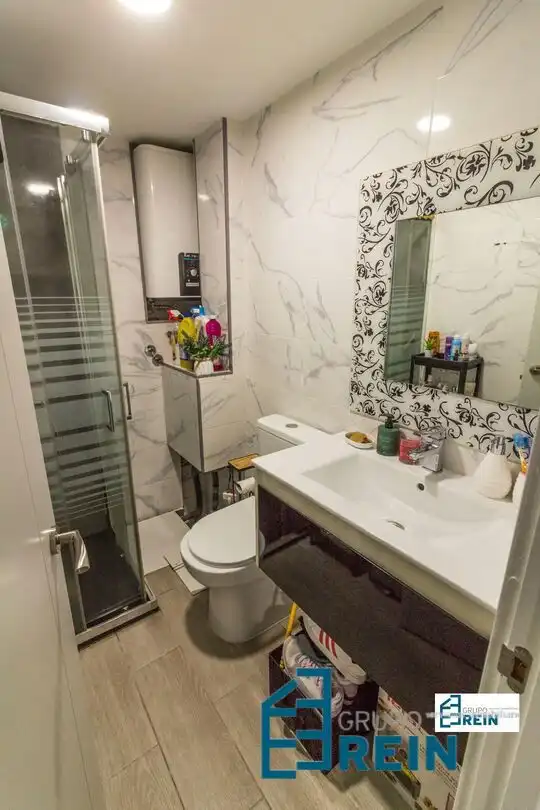 Baño de Local en venta en Madrid
