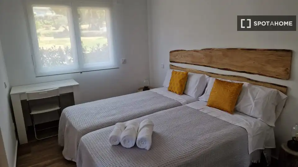 Schlafzimmer von Wohnung zur Miete in Boadilla del Monte mit Klimaanlage, Heizung und Möbliert