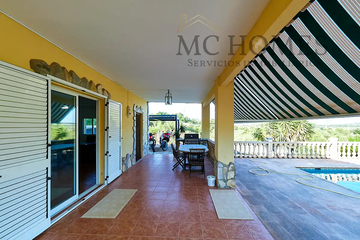 Terrasse von Haus oder Chalet zum Verkauf in Chella mit Klimaanlage, Heizung und Privatgarten