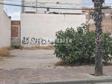 Terreny residencial en venda a de Carmen