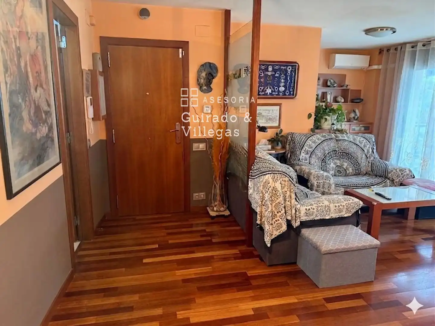 Wohnung zum Verkauf in Barcelona mit Klimaanlage und Terrasse