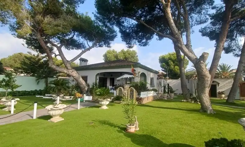 Chalet con piscina en venta en Calle  Pablo Neruda-Campoamor, imagen 38