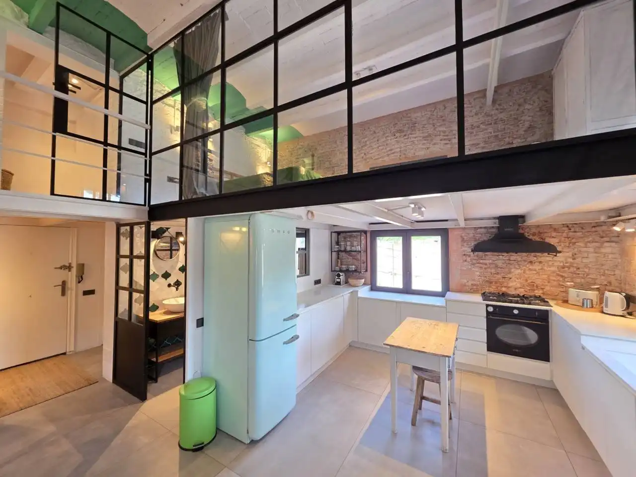 Cuina de Dúplex en venda en Barcelona amb Aire condicionat, Calefacció i Moblat