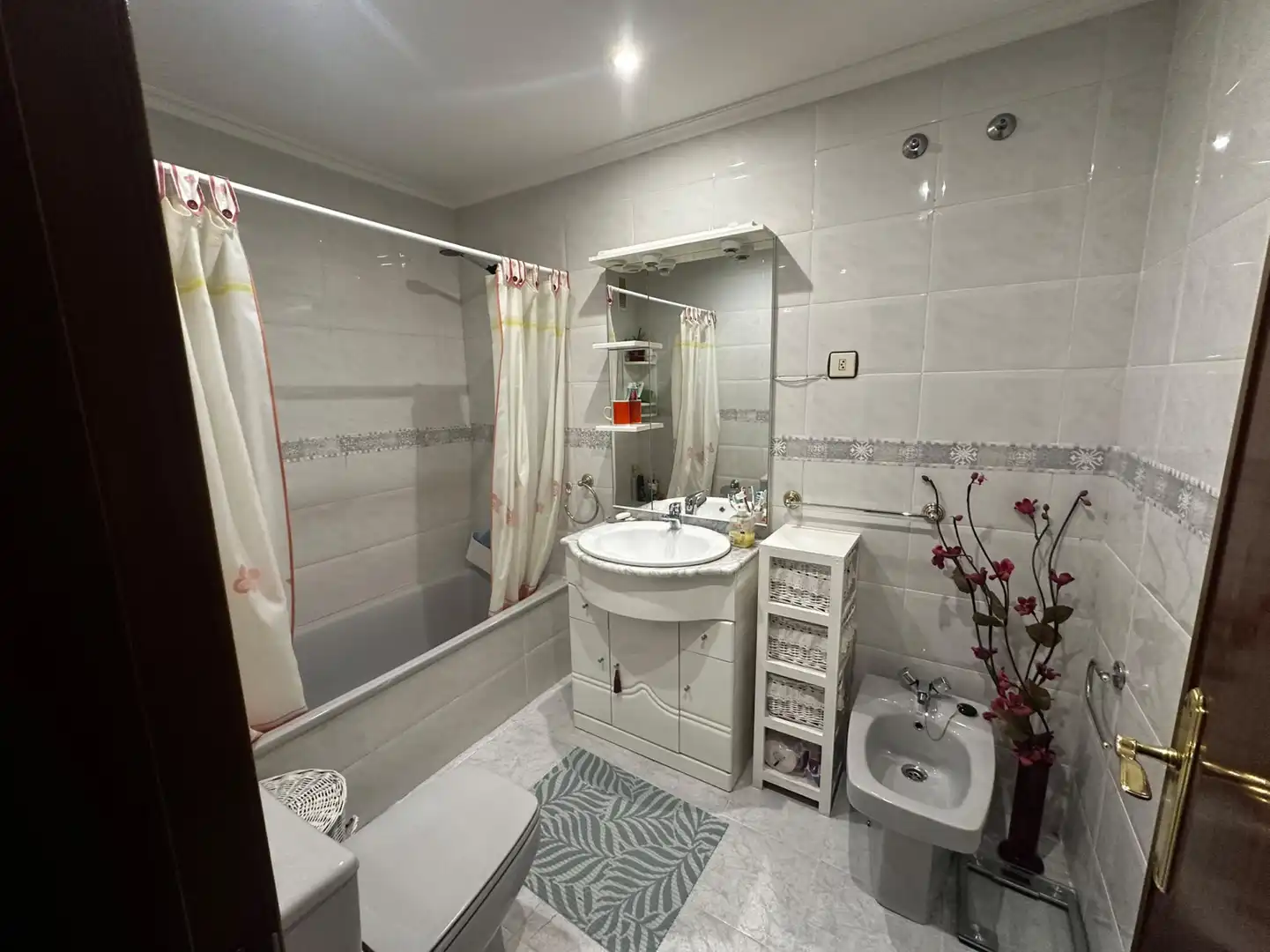 Bathroom of Flat for rent in Gijón 