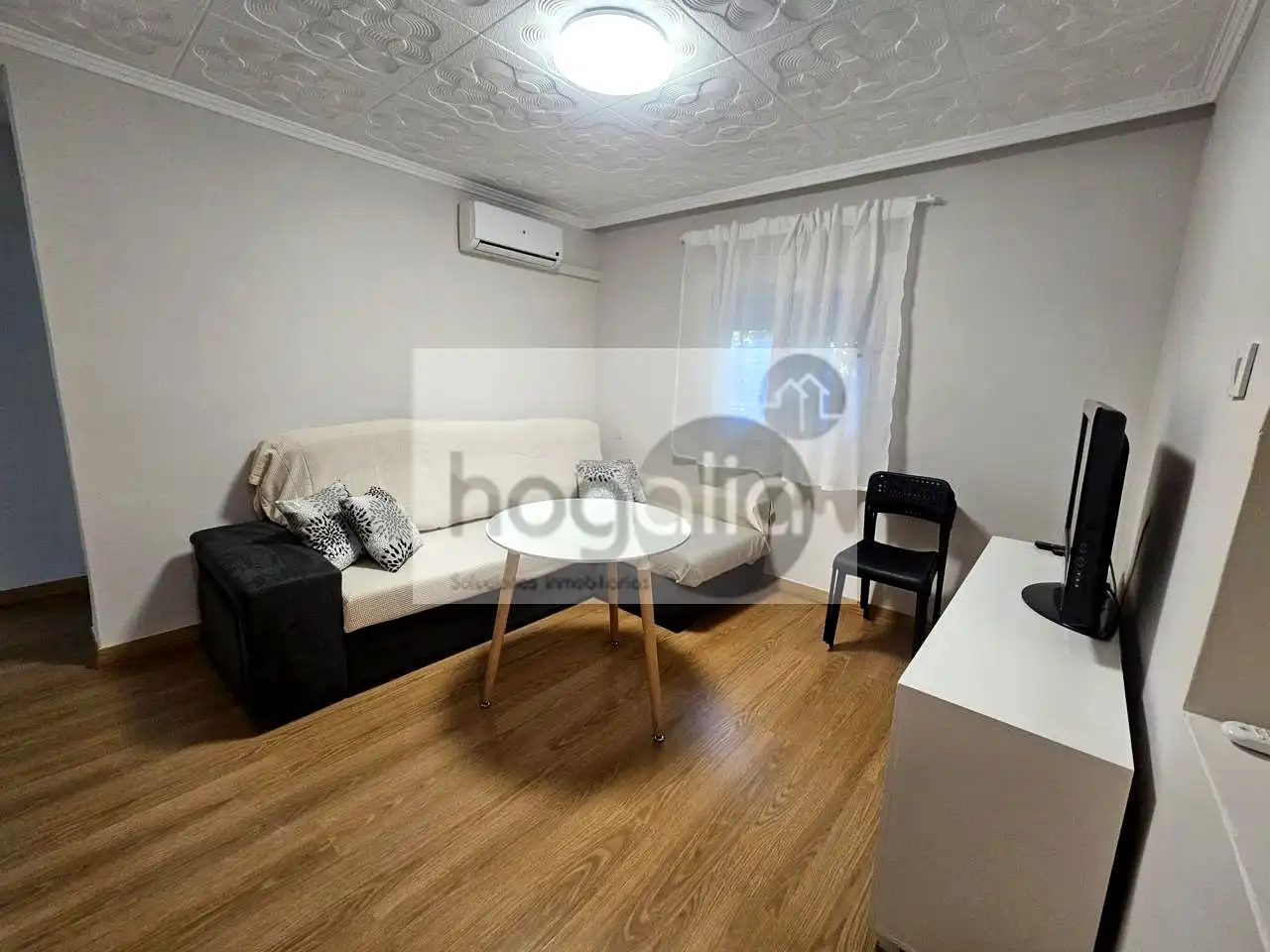 Bedroom of Flat for rent in Sevilla  with Air Conditioner, Terrace and Furnished