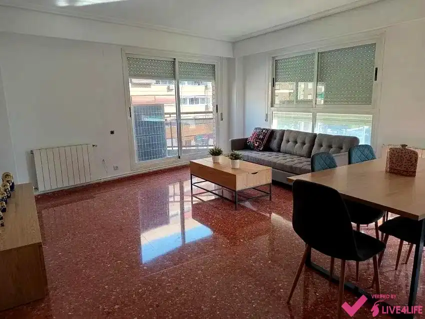 Exterior view of Flat for rent in Valencia  with Air Conditioner, Heating and Furnished