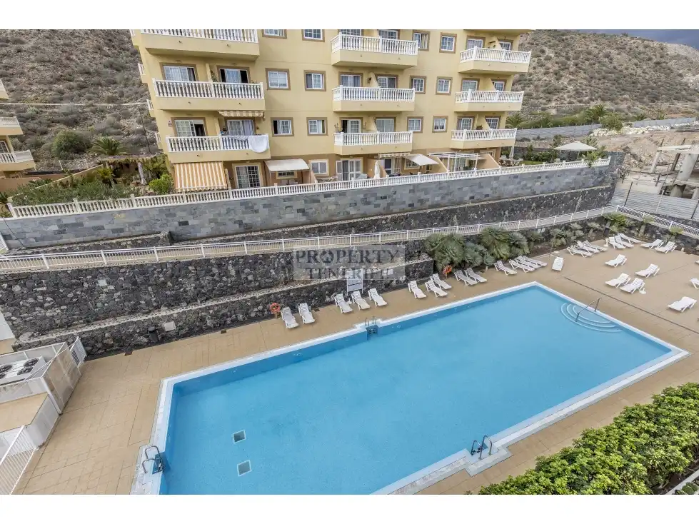 Vista exterior de Pis en venda en Arona amb Terrassa i Piscina