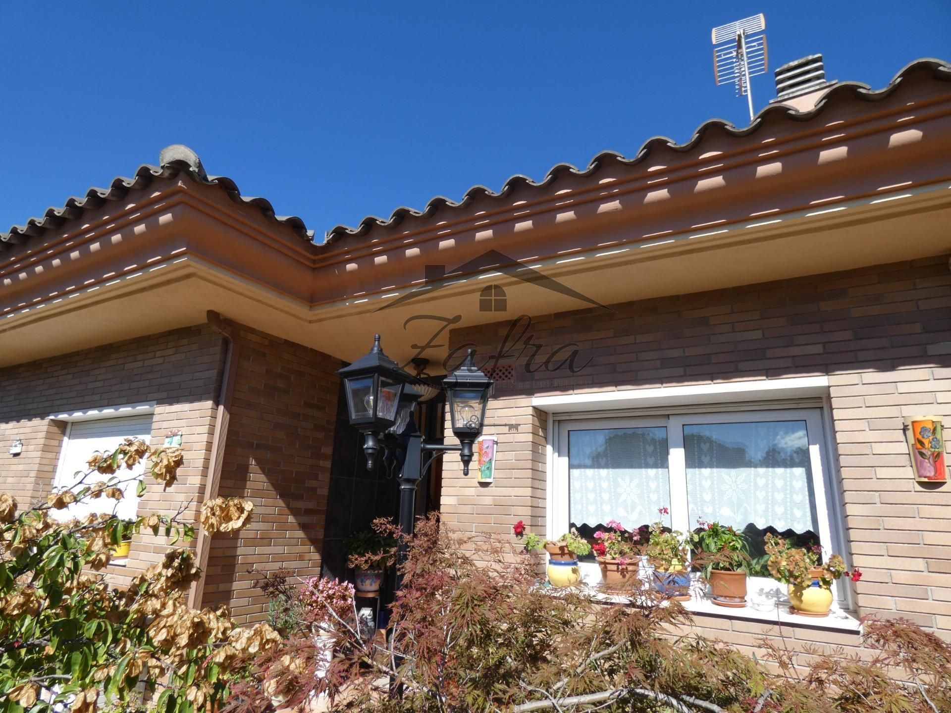Vista exterior de Casa o xalet en venda en Vidreres amb Aire condicionat, Calefacció i Jardí privat