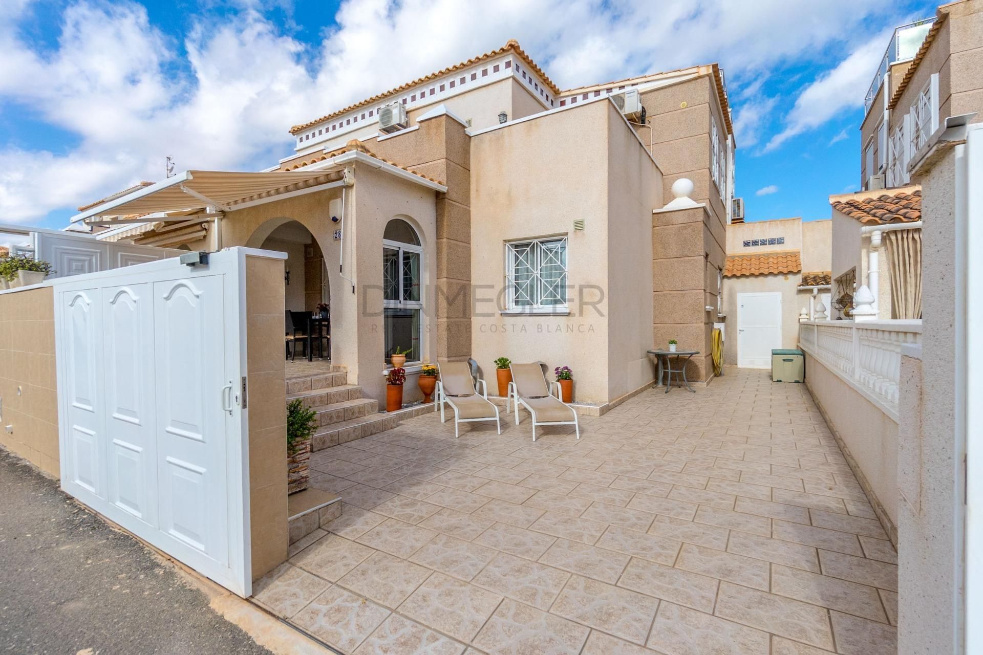 Exterior view of Duplex for sale in Torrevieja  with Air Conditioner, Heating and Private garden
