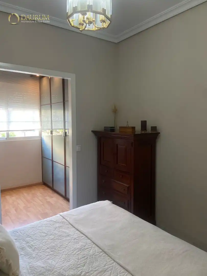 Bedroom of Flat for sale in Sevilla  with Air Conditioner, Heating and Terrace