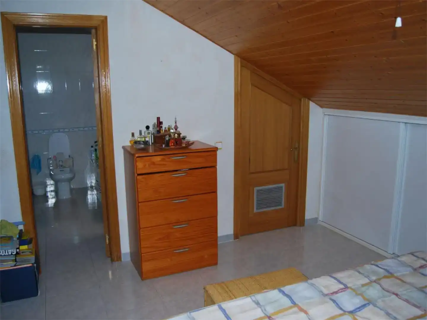Dormitori de Pis en venda en San Fernando de Henares amb Aire condicionat i Balcó