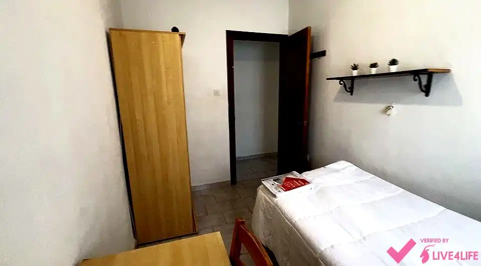 Habitación de Piso para compartir en Sevilla con Aire acondicionado, Calefacción y Amueblado