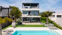 Vista exterior de Casa o xalet en venda en Arenys de Mar amb Aire condicionat, Calefacció i Jardí privat