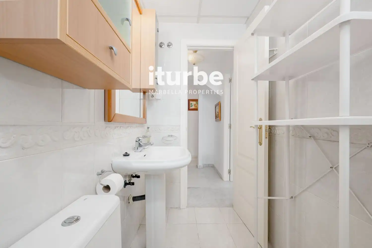Badezimmer von Maisonette zum Verkauf in Marbella mit Klimaanlage, Terrasse und Abstellraum