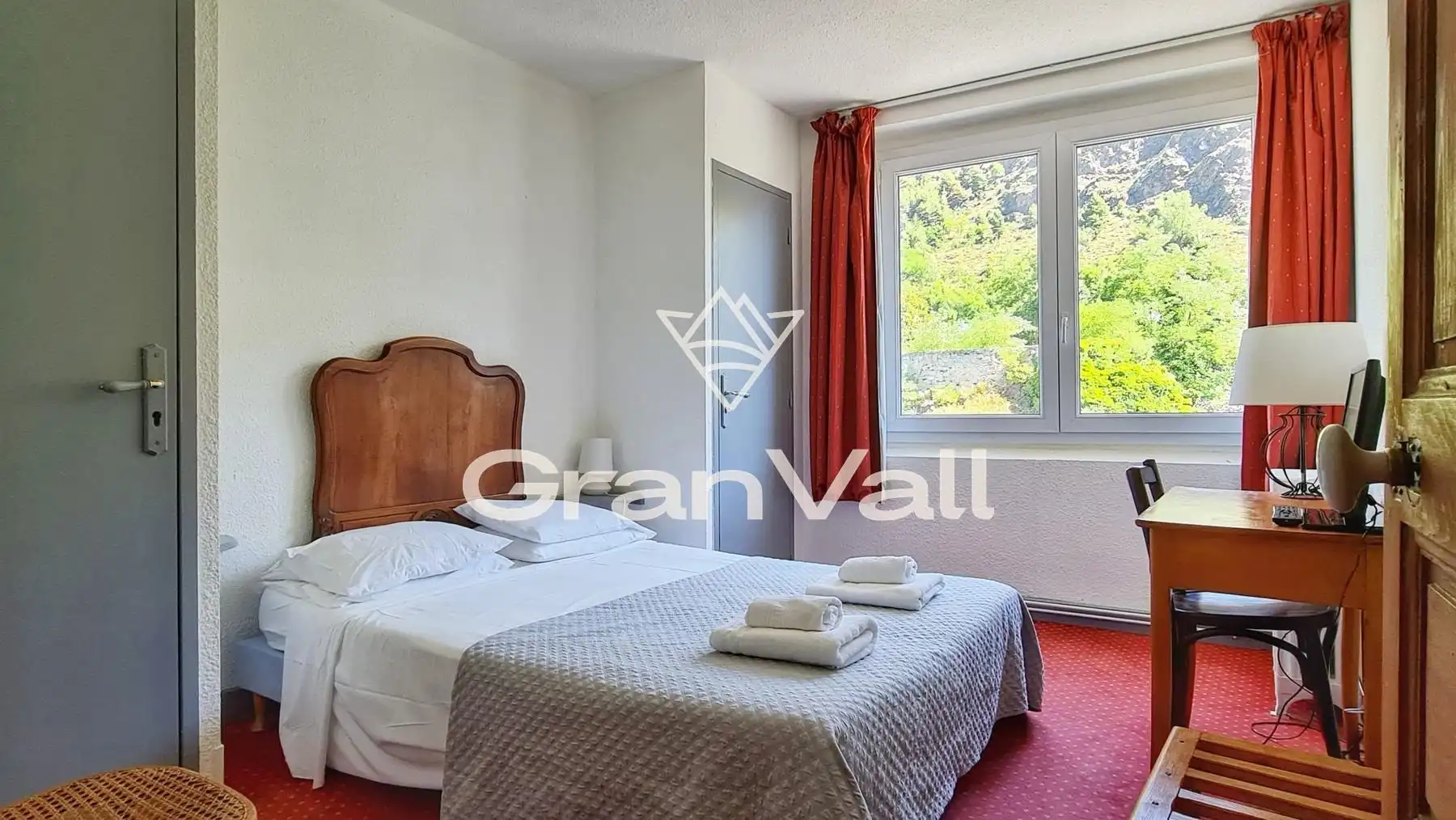 Habitación de Edificio en venta en Latour - de - Carol