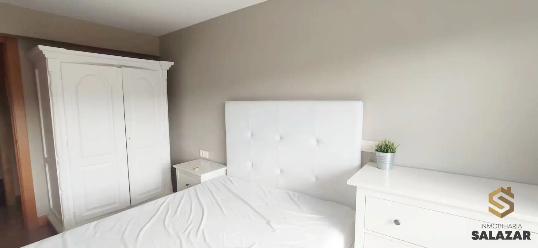 Schlafzimmer von Wohnung zur Miete in Urduliz mit Heizung und Möbliert