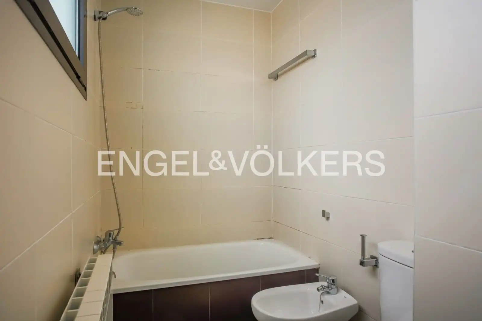 Bathroom of Attic for rent in Torrejón de Ardoz  with Air Conditioner, Heating and Private garden