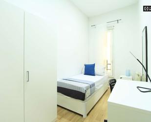 Bedroom of Flat to share in  Madrid Capital  with Air Conditioner and Terrace