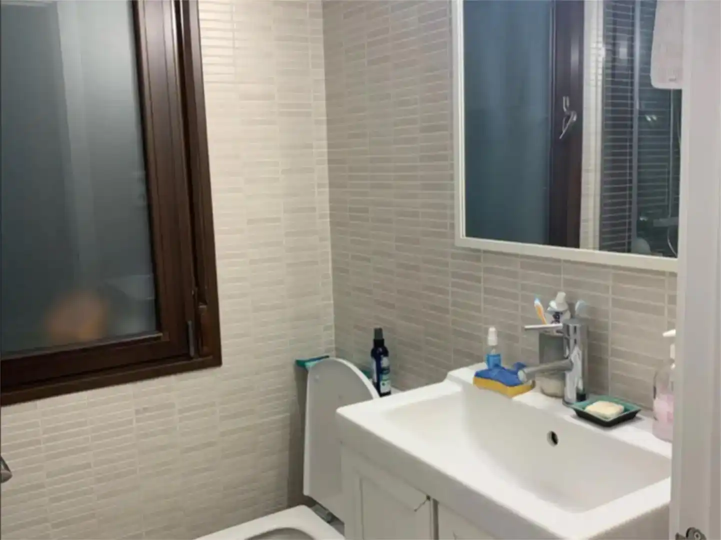Bany de Àtic de lloguer en  Madrid Capital amb Aire condicionat
