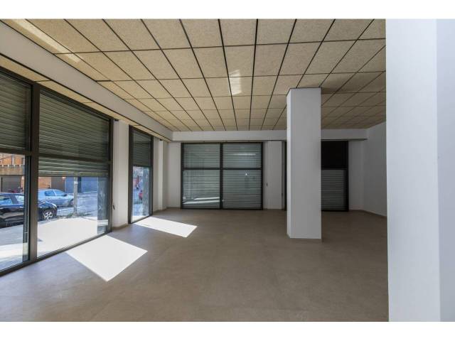 Local comercial en Alquiler en Muntanya, 127 en Font Verda