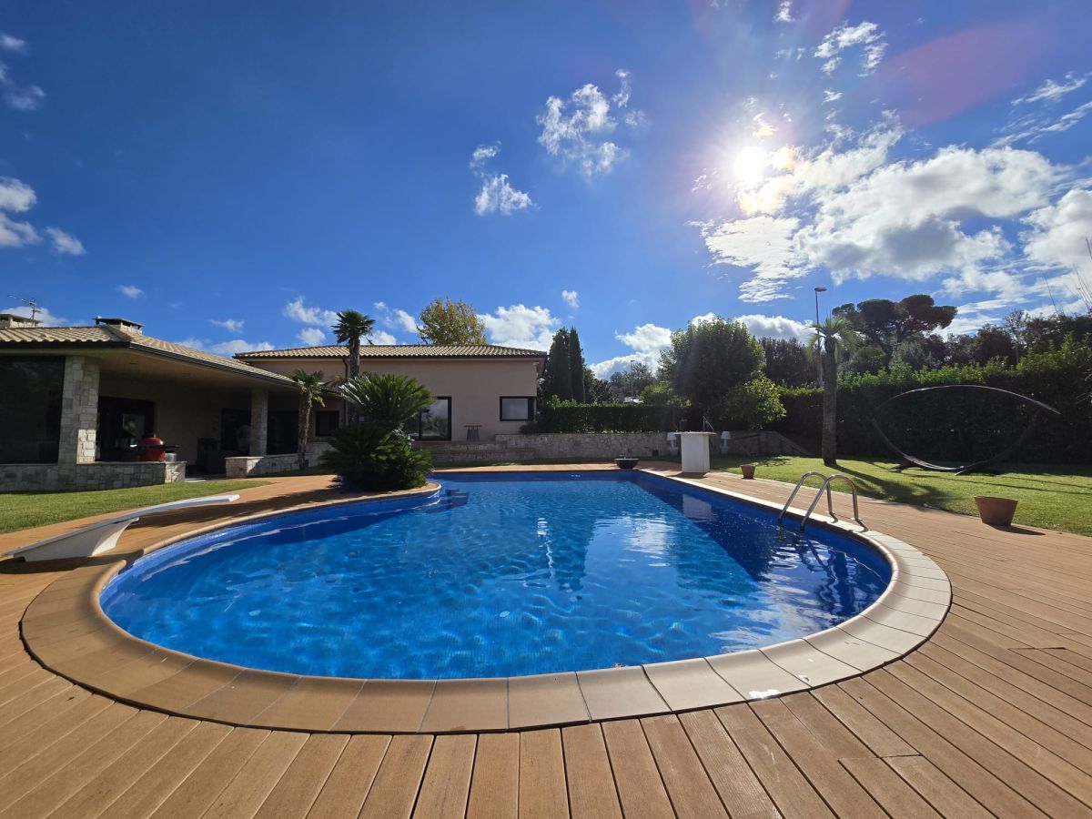 Piscina de Casa o chalet en venta en Seva con Aire acondicionado, Calefacción y Terraza