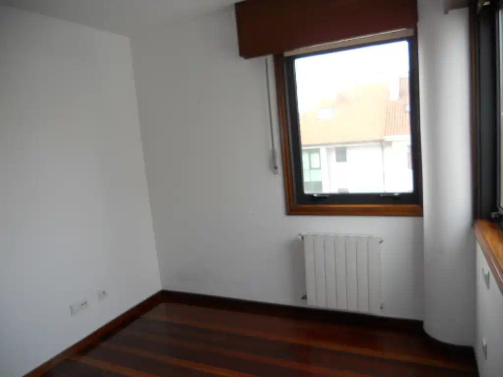 Habitación de Piso de alquiler en Santiago de Compostela  con Calefacción, Trastero y Horno