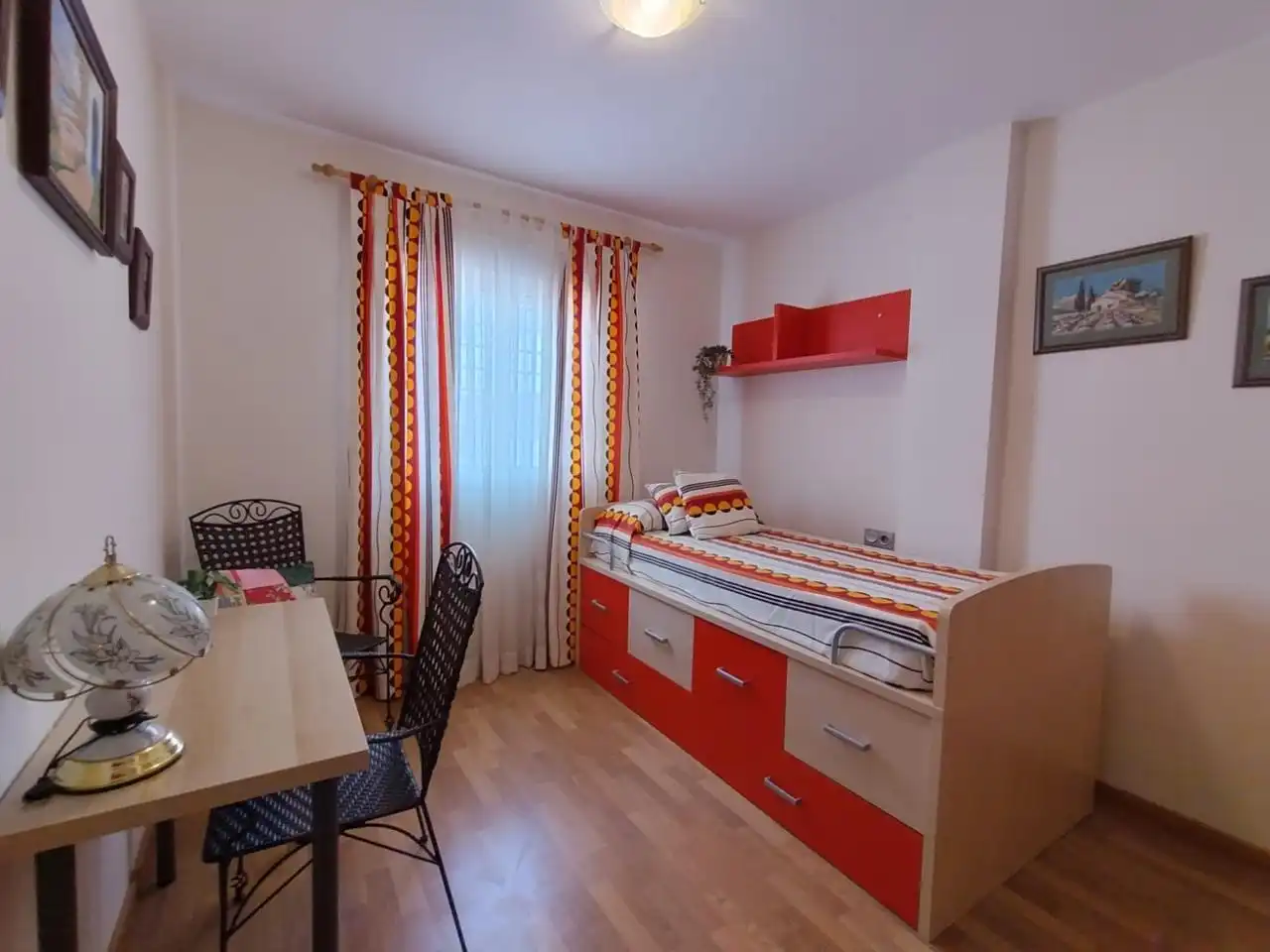 Dormitori de Planta baixa de lloguer en Rincón de la Victoria amb Parquet, Terrassa i Moblat