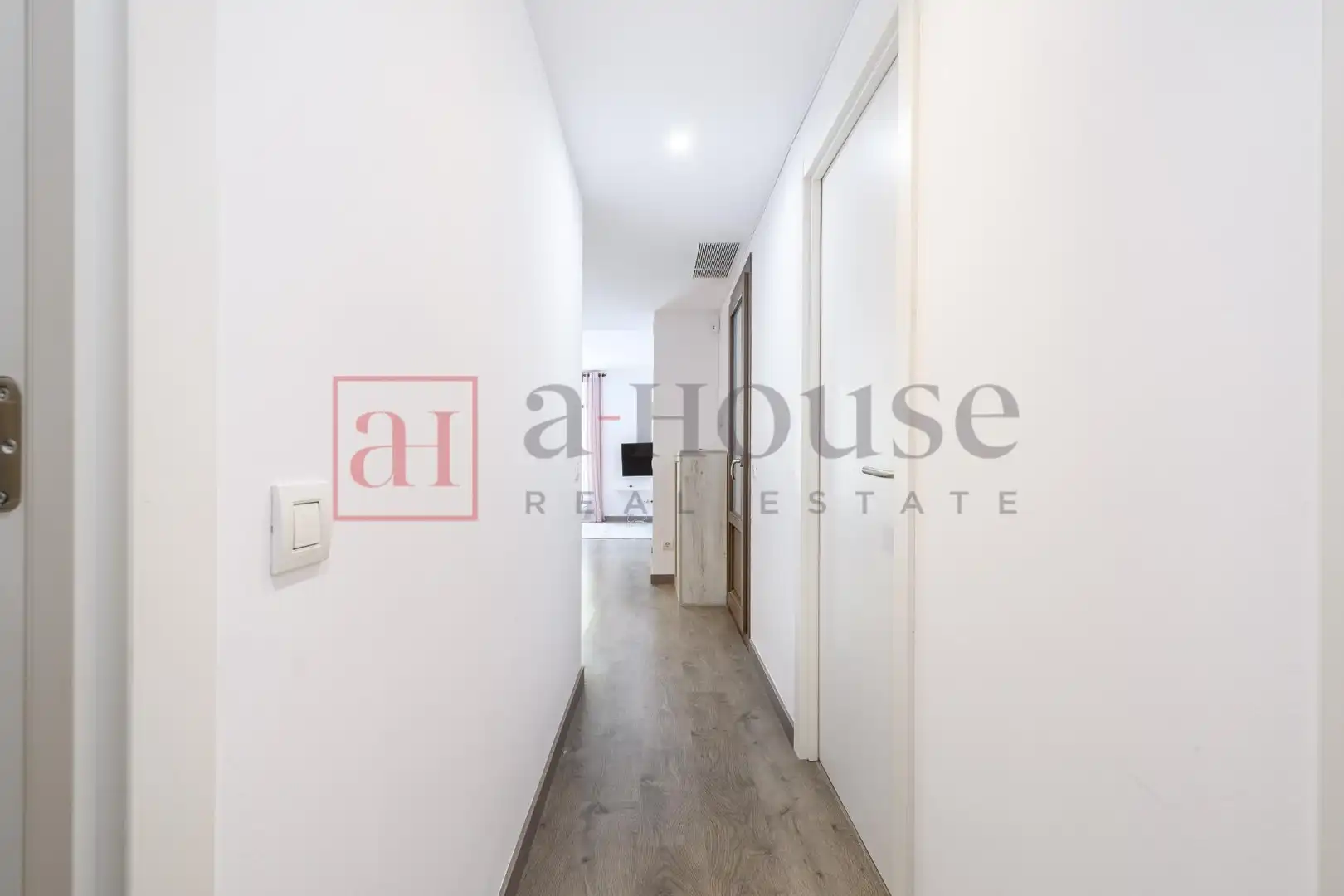 Flat for sale in Barcelona  with Air Conditioner, Heating and Parquet flooring