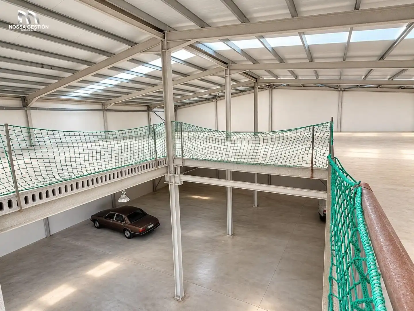 Parkplatz von Fabrikhallen zur Miete in Massamagrell, Valencia