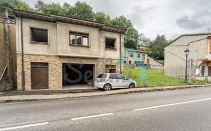 Exterior view of House or chalet for sale in San Martín del Rey Aurelio  with Heating, Private garden and Terrace