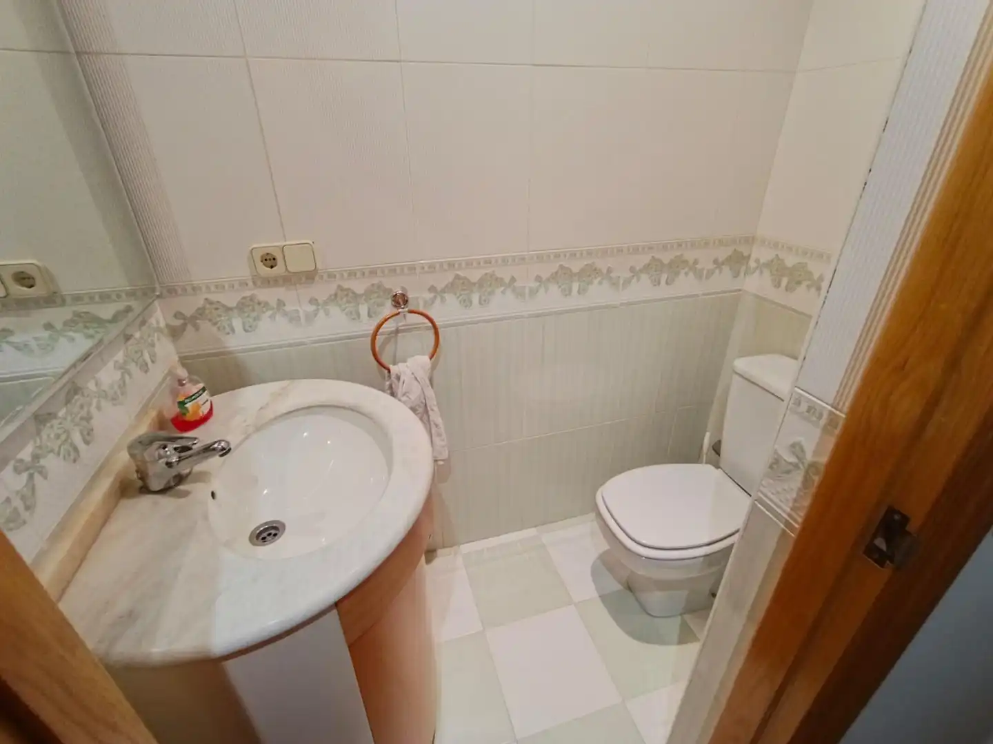 Bathroom of Flat for rent in Albacete  with Air Conditioner, Heating and Parquet flooring