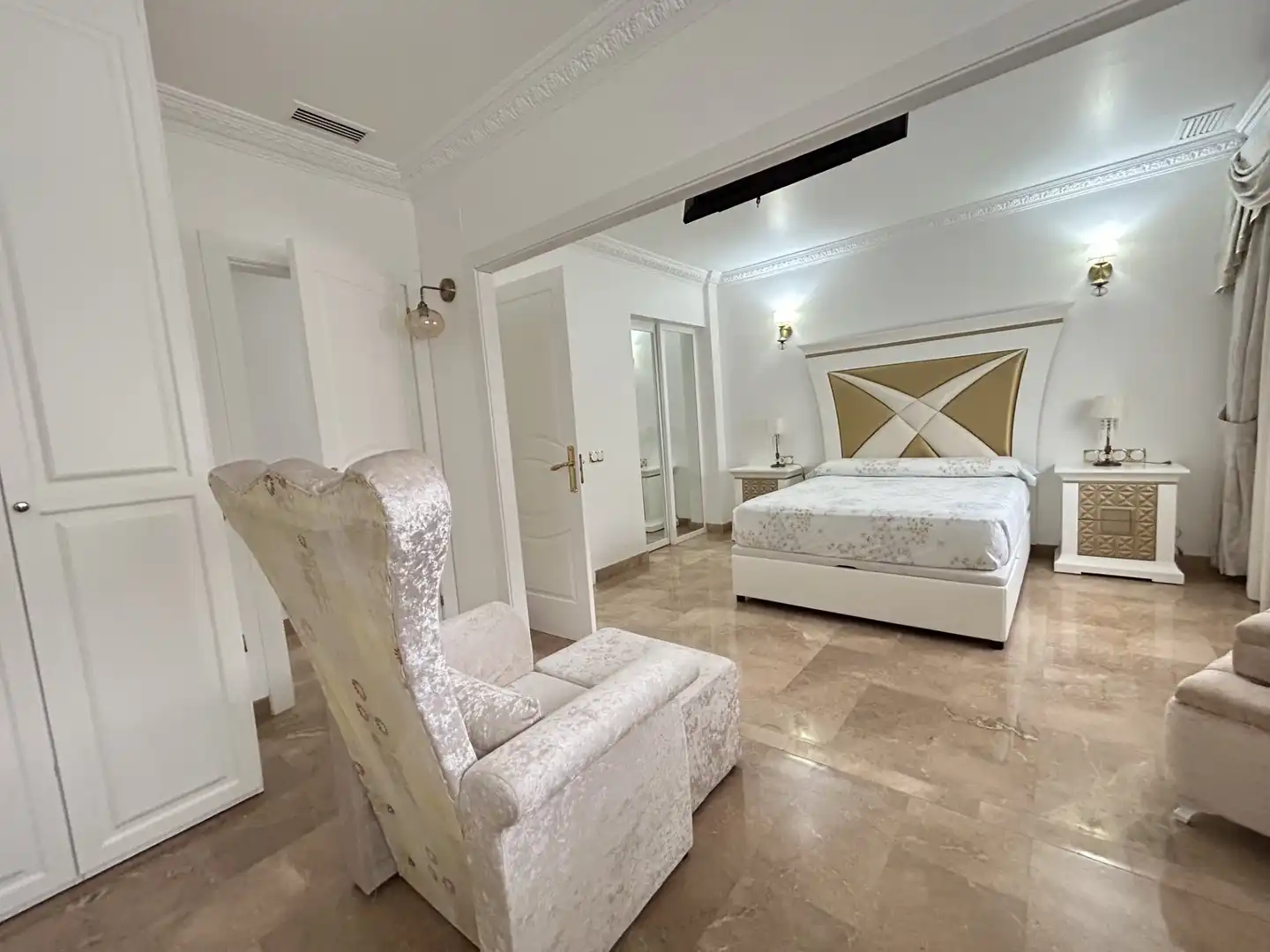 Casa amb jardí en venda a Carrer de Castelldefels, imagen 3