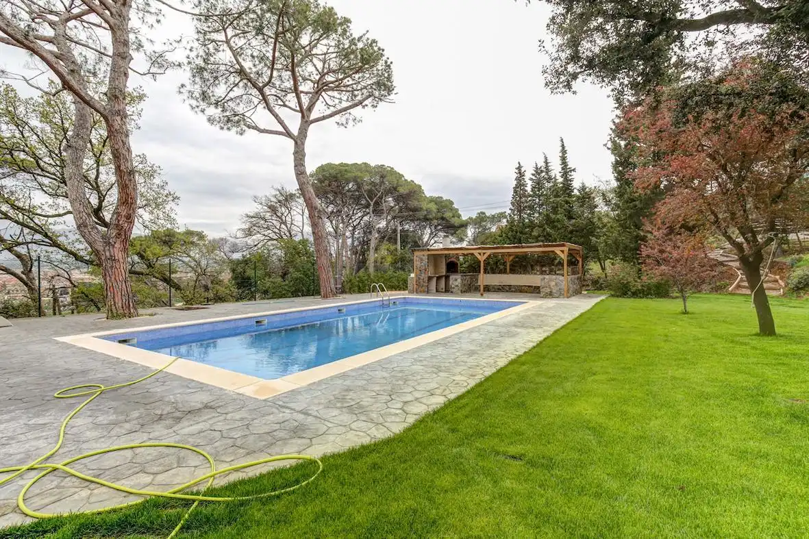 Schwimmbecken von Country house zum Verkauf in Llinars del Vallès mit Klimaanlage, Heizung und Abstellraum