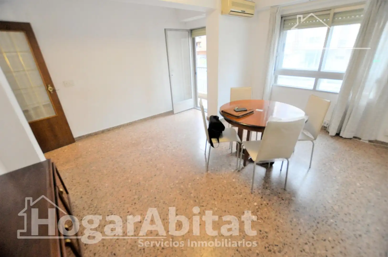Schlafzimmer von Wohnung zum Verkauf in Valencia mit Klimaanlage, Heizung und Terrasse