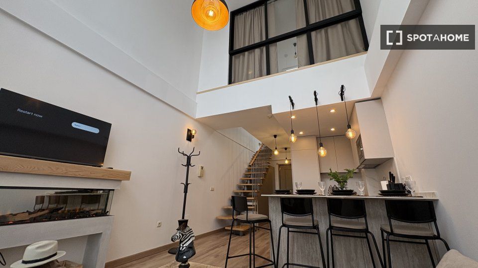 Living room of Flat to rent in  Madrid Capital  with Air Conditioner, Heating and Furnished