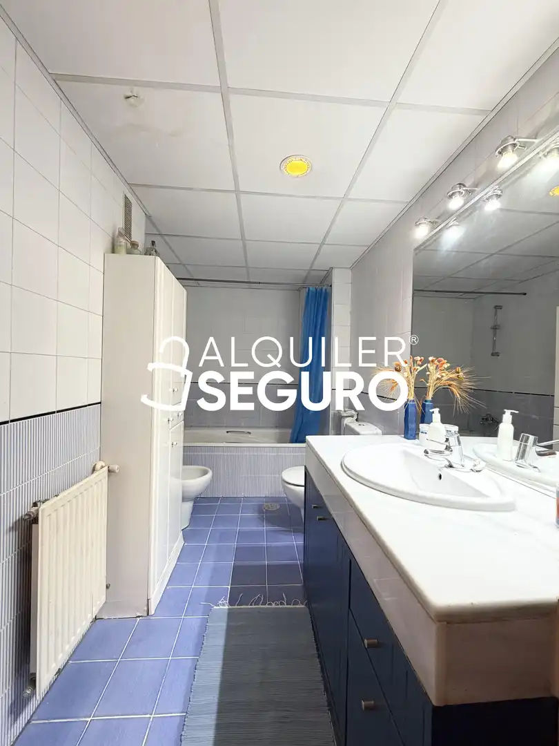 Bany de Àtic de lloguer en Pozuelo de Alarcón amb Calefacció, Terrassa i Piscina