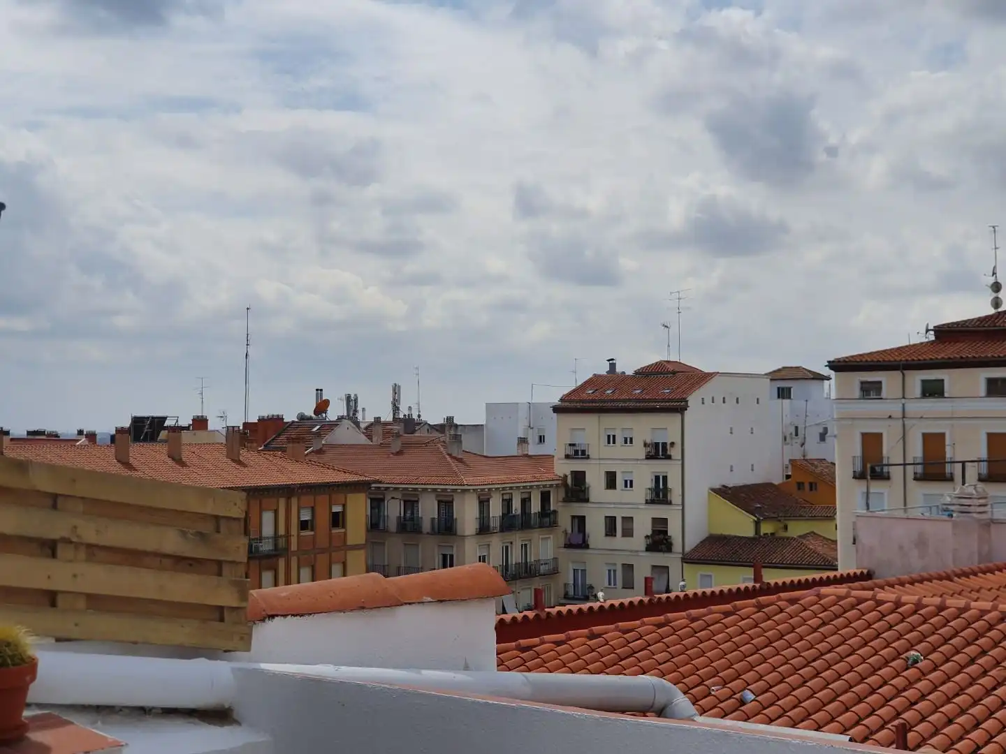 Vista exterior de Ático de alquiler en Madrid con Aire acondicionado, Calefacción y Terraza