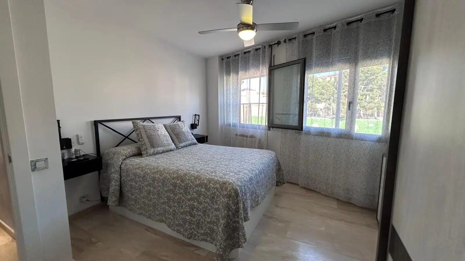 Habitación de Planta baja en venta en Sant Boi de Llobregat con Trastero y Piscina