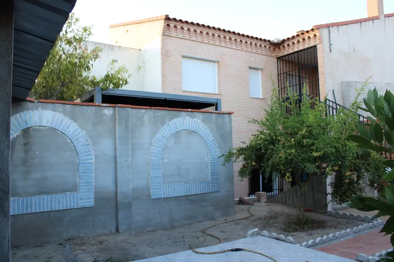 Vista exterior de Casa o chalet en venta en Carmena con Jardín privado, Trastero y Balcón