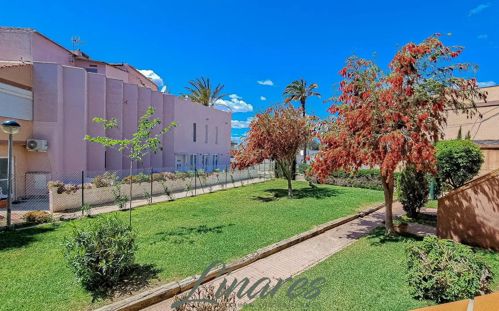 Vista exterior de Apartament en venda en La Manga del Mar Menor amb Terrassa