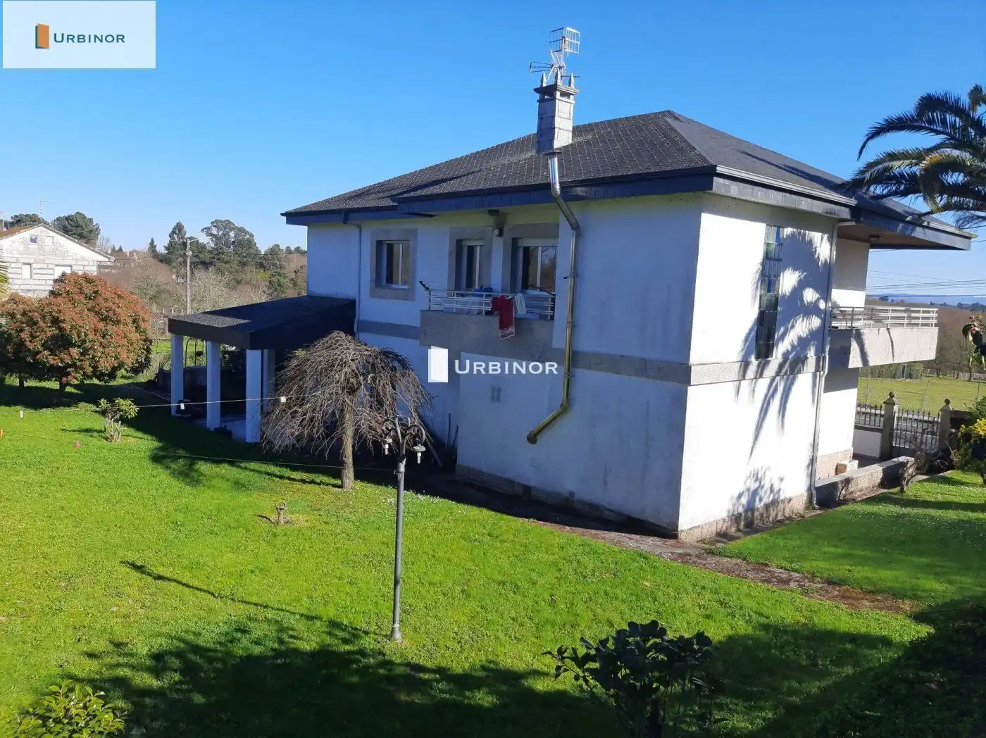Casa rústica amb terrassa en venda a Amoeiro, imagen 2