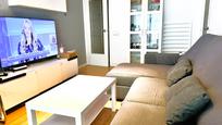 Sala d'estar de Pis en venda en L'Hospitalet de Llobregat amb Balcó
