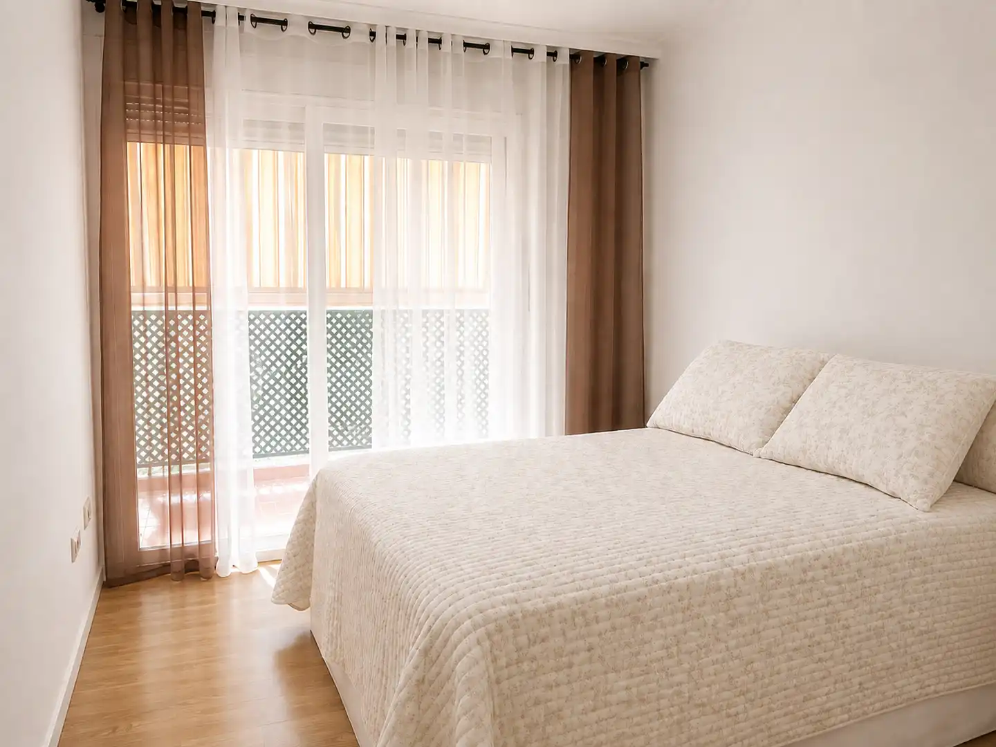 Dormitori de Pis en venda en Málaga amb Aire condicionat, Jardí privat i Terrassa