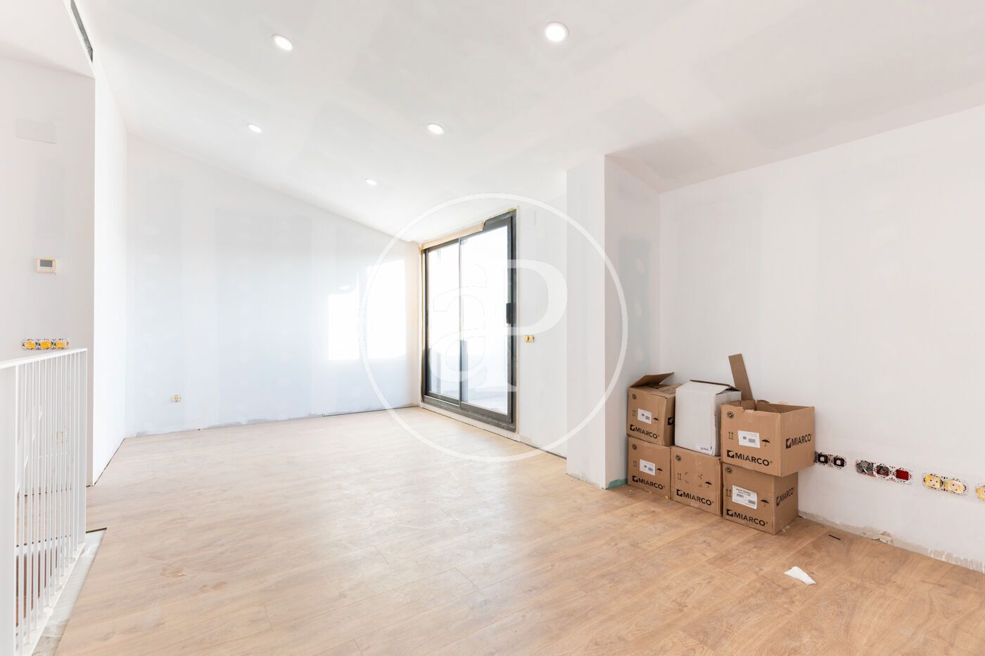 Dachboden zum Verkauf in Terrassa mit Klimaanlage, Heizung und Terrasse