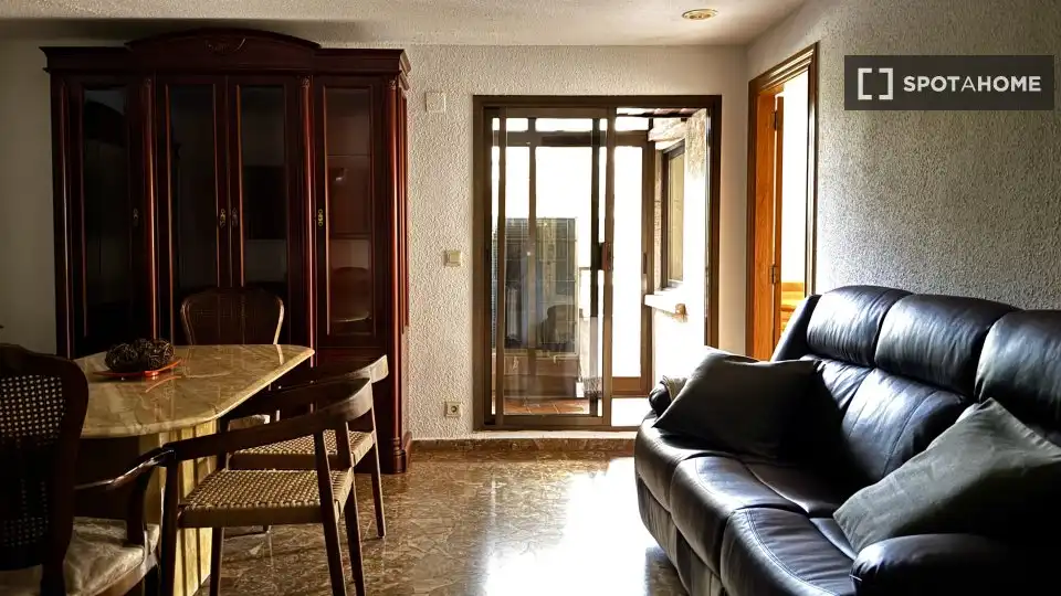Living room of Flat for rent in Valencia  with Air Conditioner, Heating and Furnished