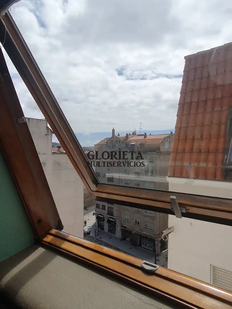 Außenansicht von Dachboden zum Verkauf in Vigo  mit Klimaanlage, Heizung und Parkett