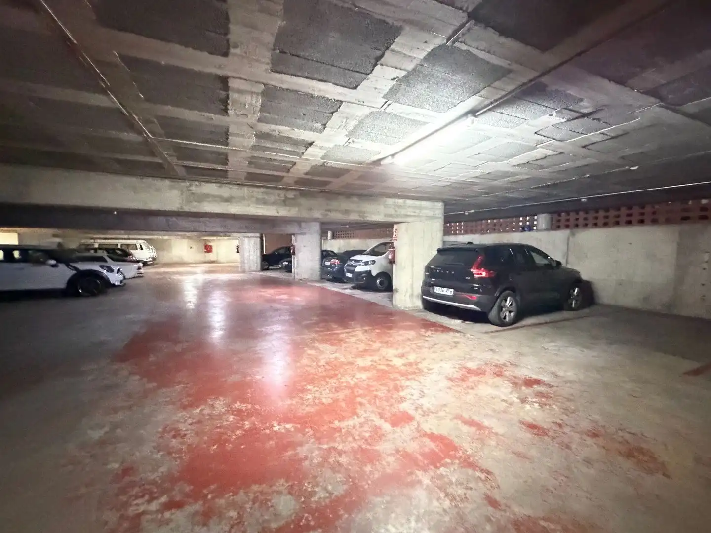 Parkplatz von Garage zur Miete in Barcelona mit Alarm