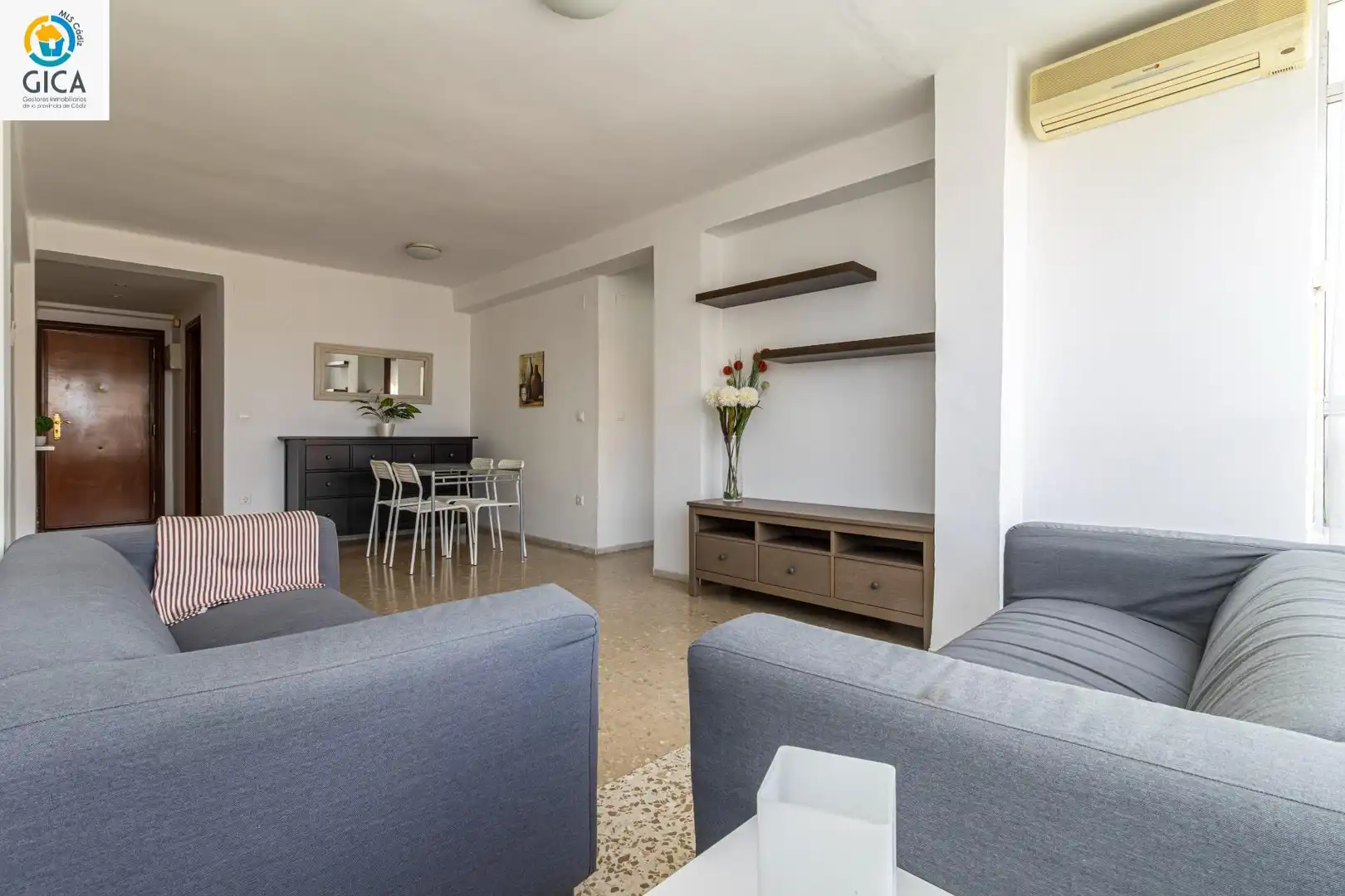 Living room of Flat for sale in Jerez de la Frontera  with Air Conditioner, Furnished and Community pool
